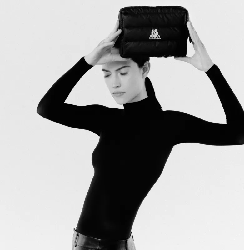 Dr. Emi Arpa Buffer Pouch toilettaske sort vatteret