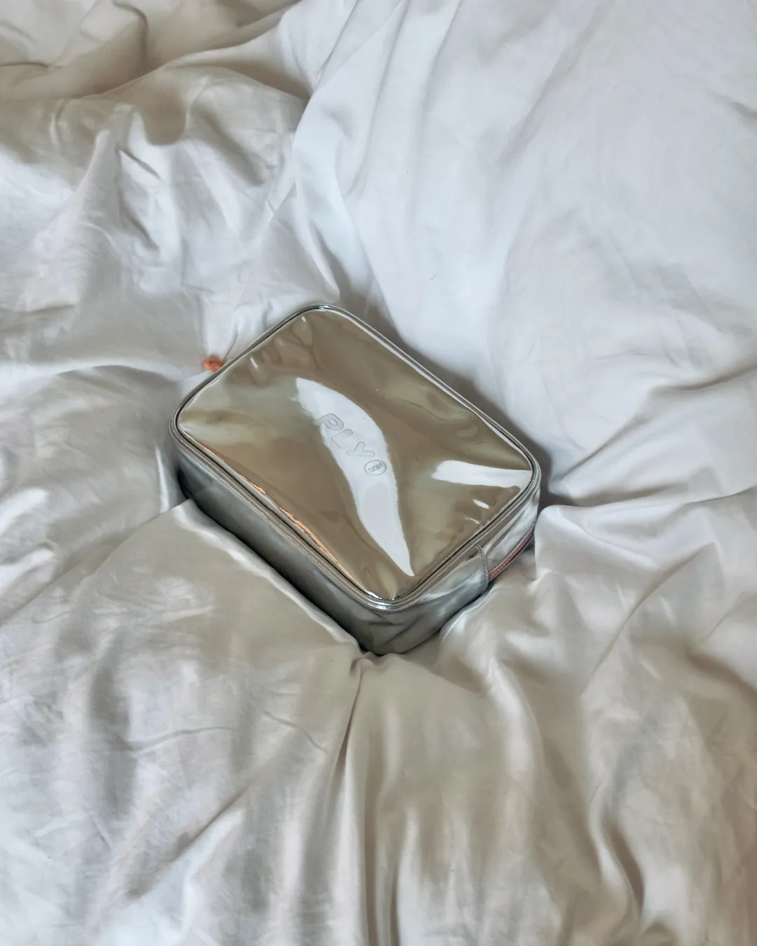 PLY SKIN The Chrome Bag toilettaske sølv til hudpleje