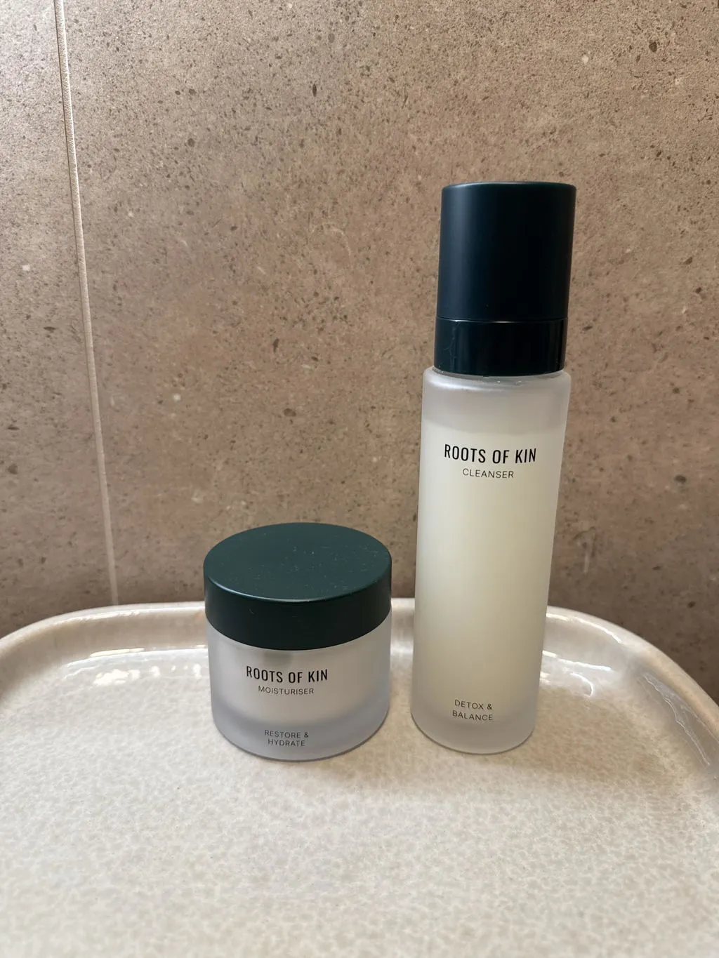 Roots of Kin Restore Hydrate fugtighedscreme gel-creme